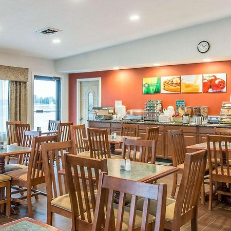 Quality Inn Gaylord Bagian luar foto