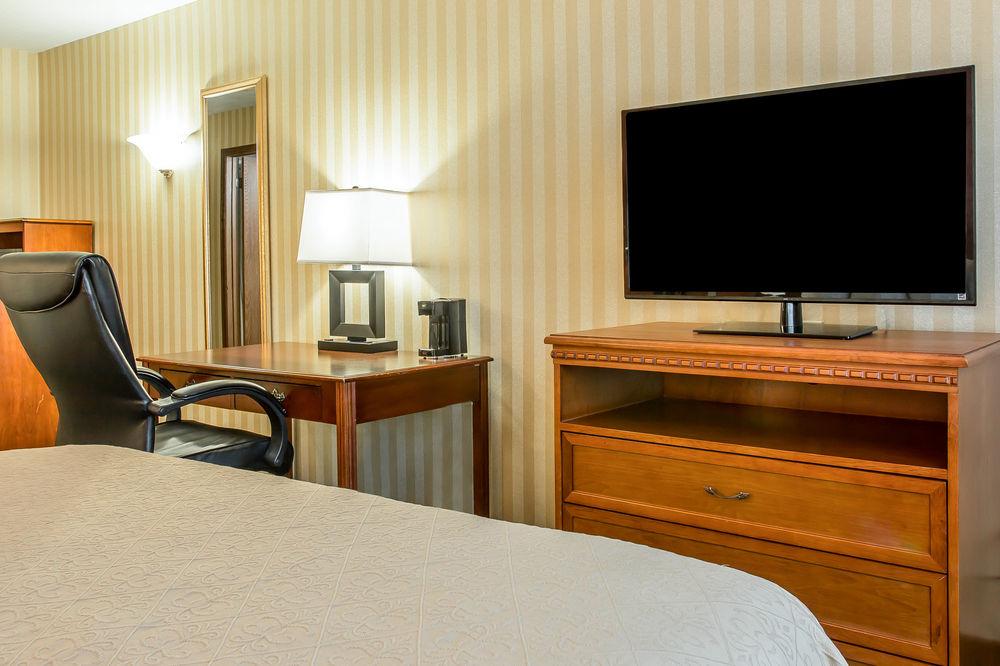 Quality Inn Of Gaylord Bagian luar foto