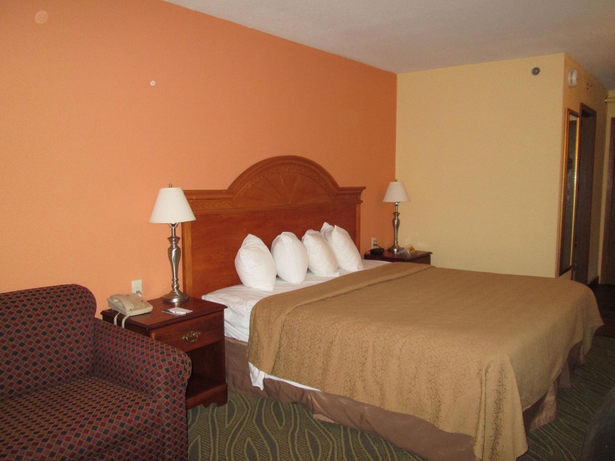 Quality Inn Of Gaylord Bagian luar foto