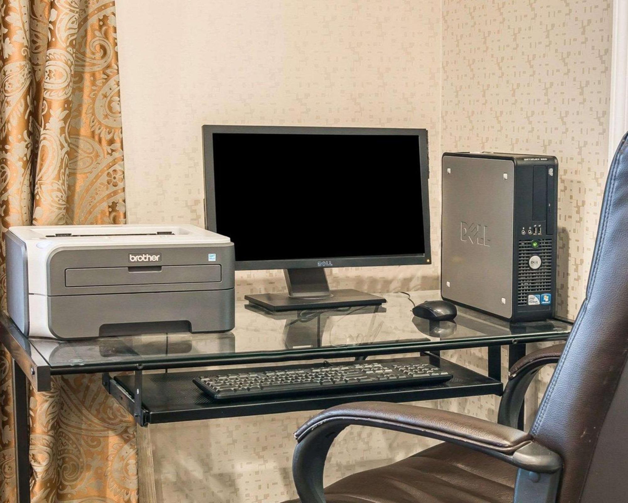 Quality Inn Gaylord Bagian luar foto