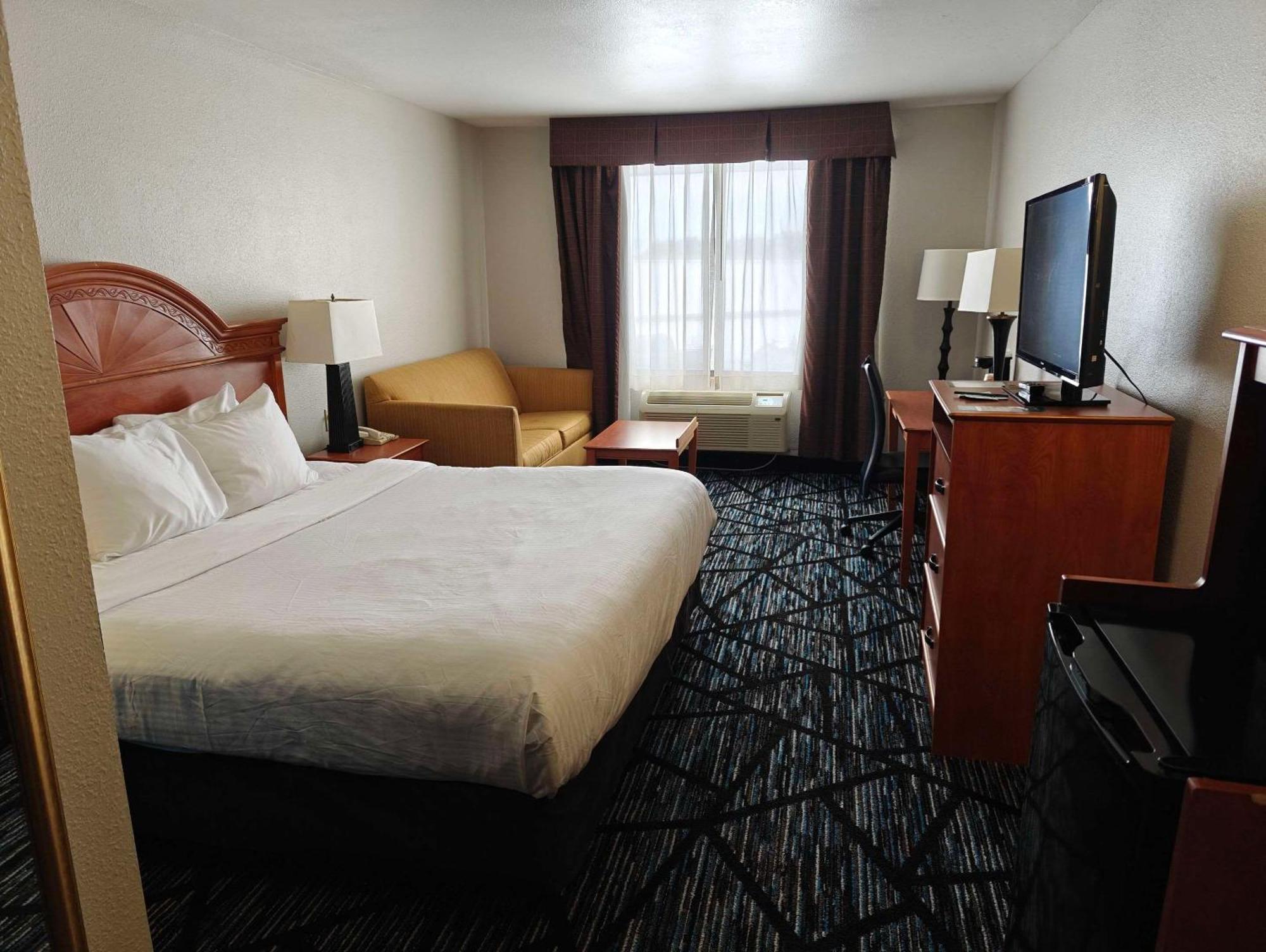 Quality Inn Gaylord Bagian luar foto
