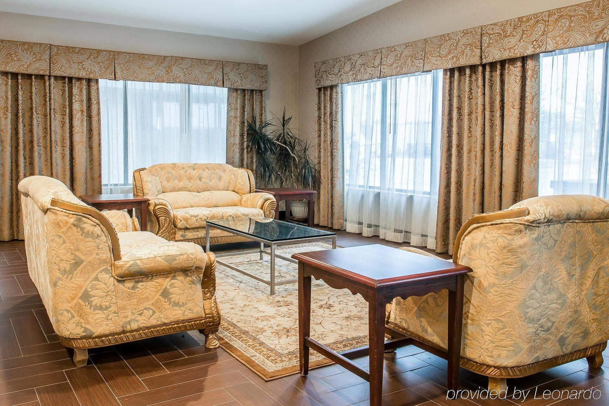 Quality Inn Gaylord Bagian luar foto