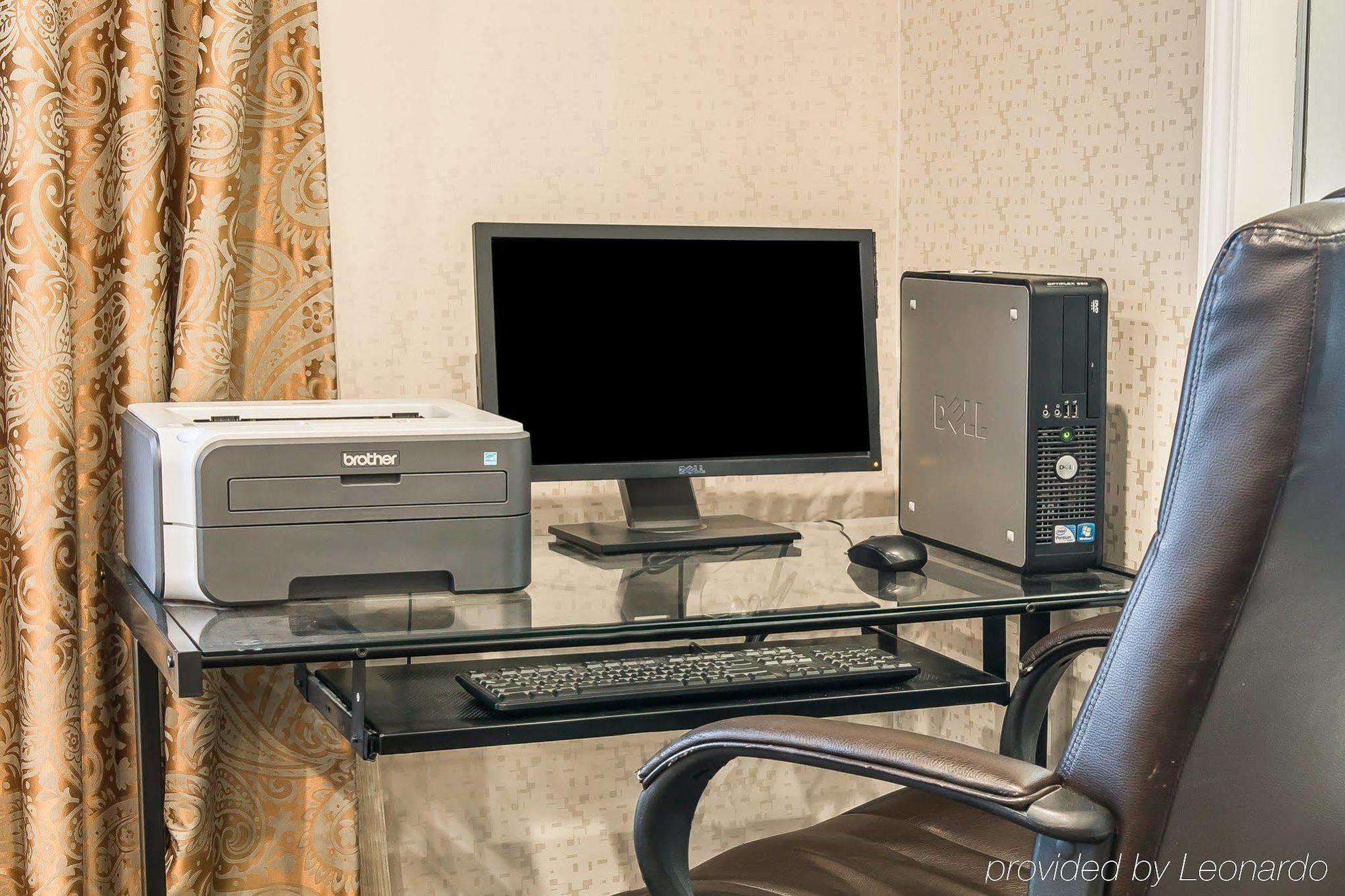 Quality Inn Gaylord Bagian luar foto