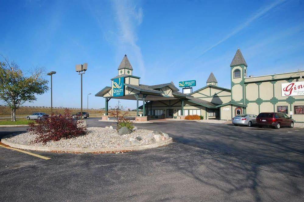 Quality Inn Gaylord Bagian luar foto